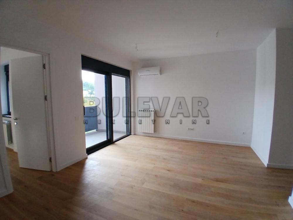 Slika 1 - Stevana Sremca,  Lokal za izdavanje, 50m2, 450€