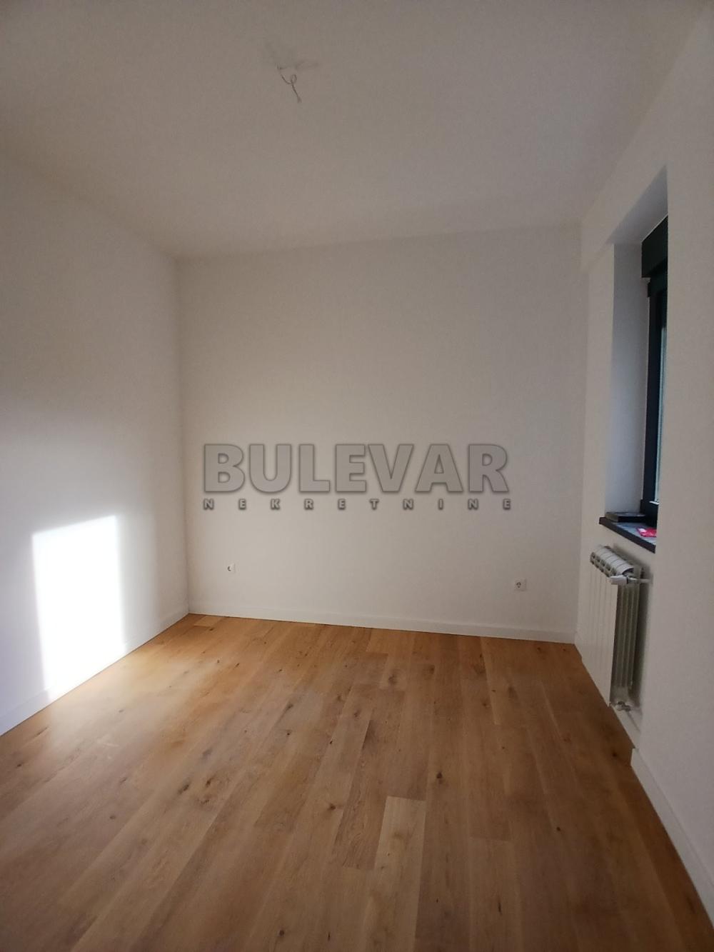 Slika 4 - Stevana Sremca,  Lokal za izdavanje, 50m2, 450€