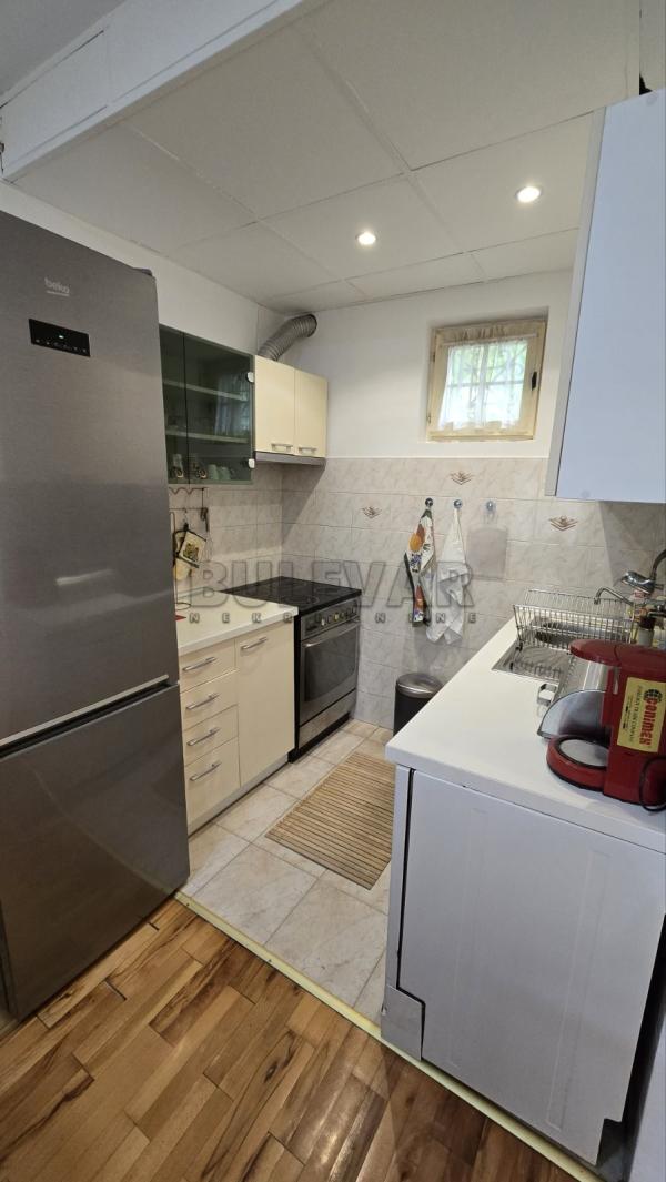 Slika 2 - Karadžićeva,  Kuća za izdavanje, 70m2, 390€