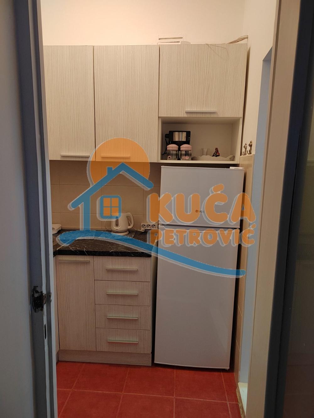 Slika 3 - Obrenovićeva, Jednosoban stan za izdavanje, 41m2, 350€