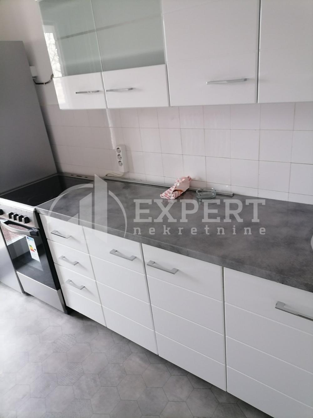 Slika 4 - Bulevar Nemanjića, Trosoban stan za izdavanje, 80m2, 400€
