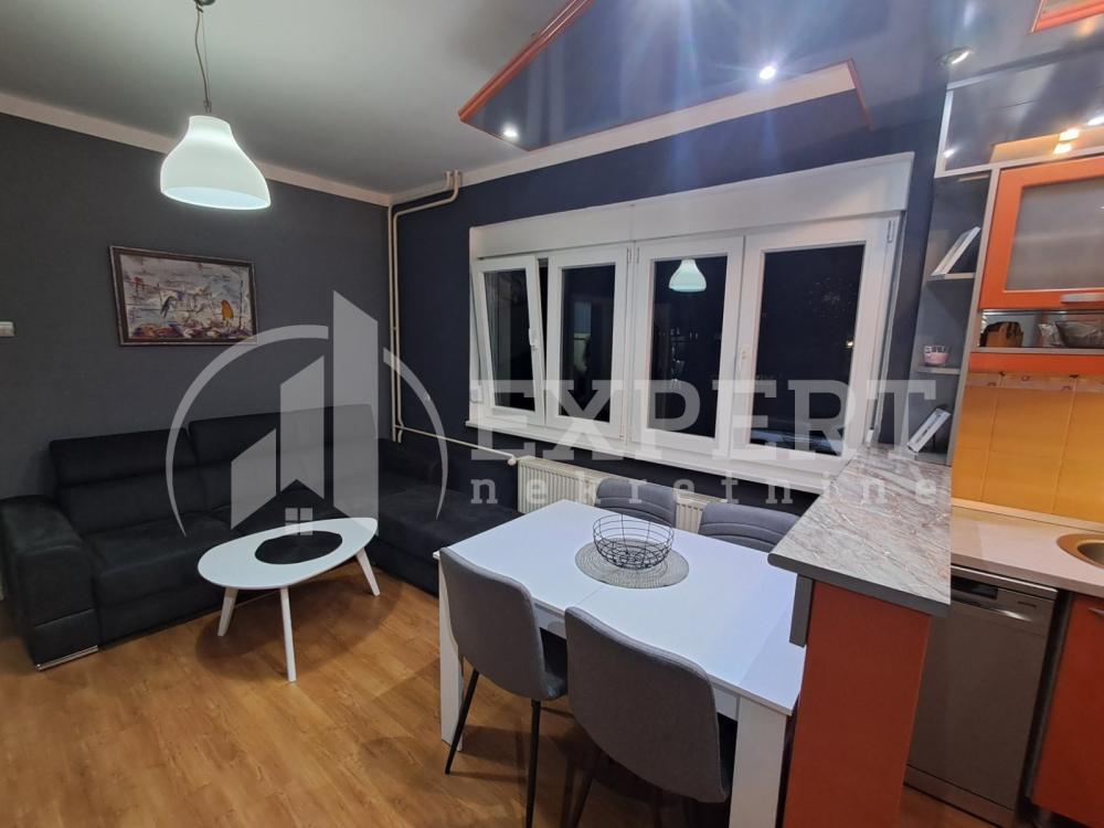 Glavna slika -Trg Pavla Stojkovića, Dvosoban stan za izdavanje, 60m2, 400€