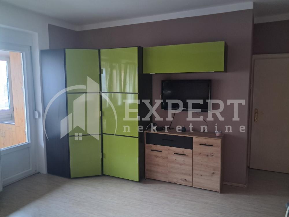 Slika 3 - Trg Pavla Stojkovića, Dvosoban stan za izdavanje, 60m2, 400€