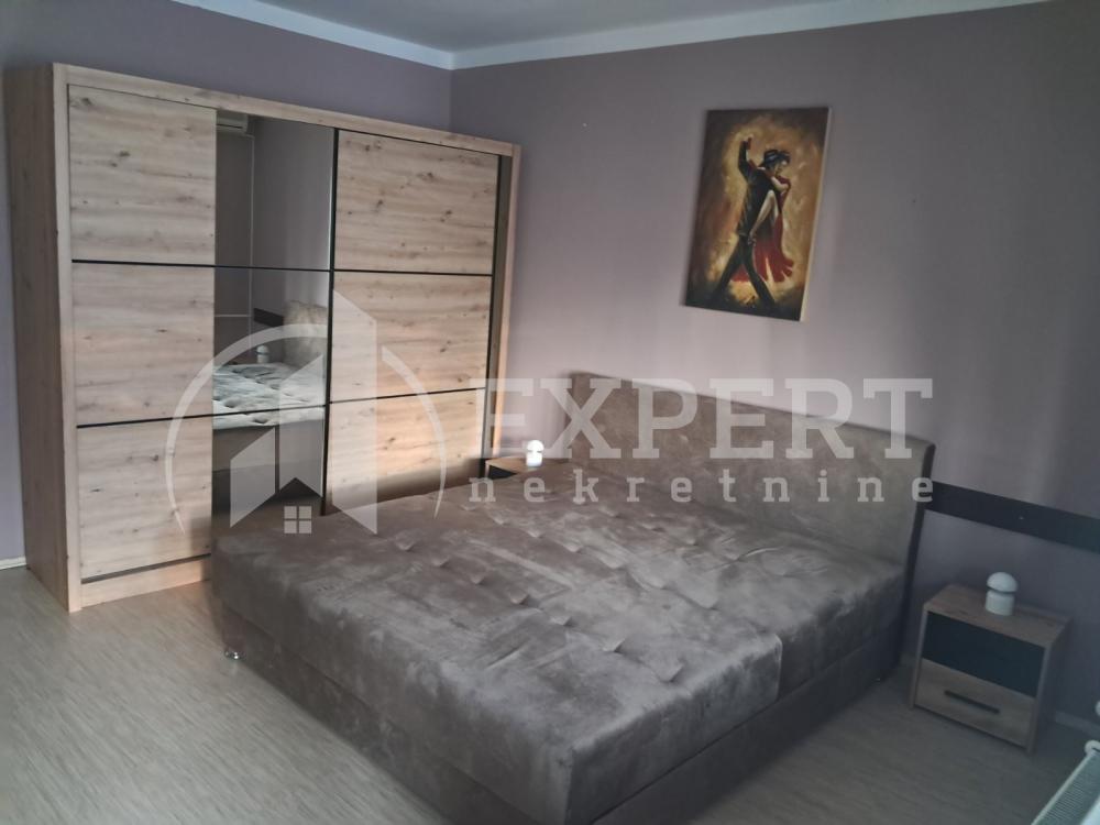 Slika 4 - Trg Pavla Stojkovića, Dvosoban stan za izdavanje, 60m2, 400€