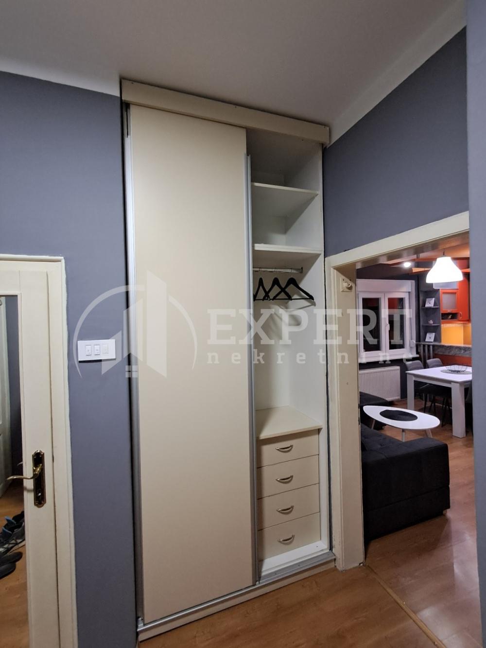 Slika 2 - Trg Pavla Stojkovića, Dvosoban stan za izdavanje, 60m2, 400€