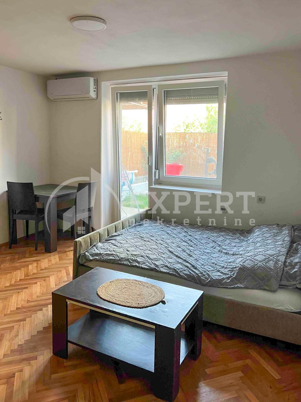 Slika 1 - Ustanička,  Stan za izdavanje, 22m2, 270€