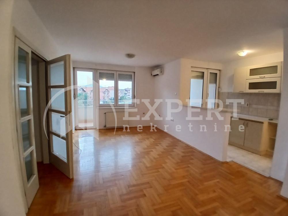 Glavna slika -Romanijska, Dvoiposoban stan za izdavanje, 72m2, 350€