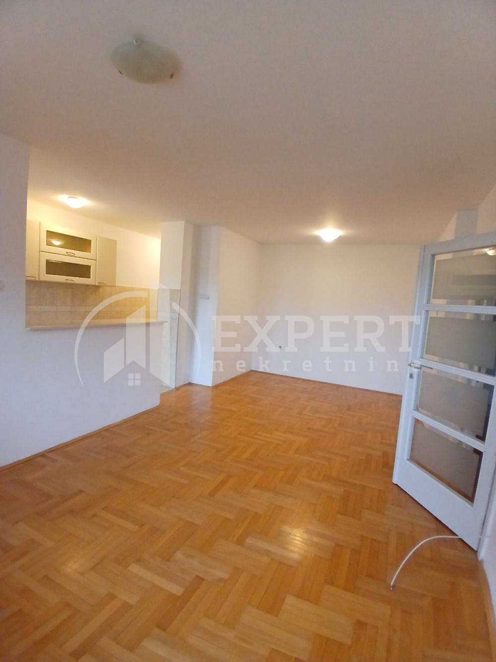 Slika 1 - Romanijska, Dvoiposoban stan za izdavanje, 72m2, 350€