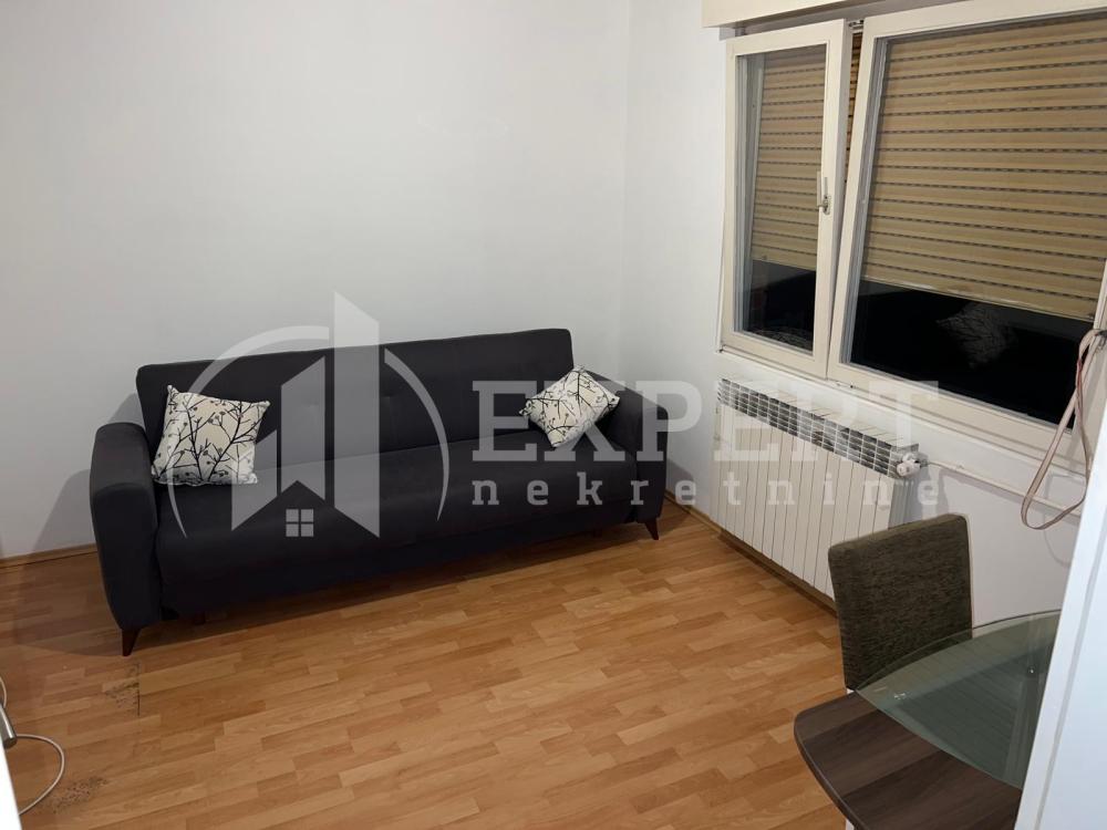 Slika 2 - Todora Milovanovića, Trosoban stan na prodaju, 75m2, 153.000€