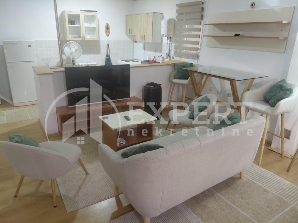 Glavna slika -Momčila Mitića, Jednosoban stan za izdavanje, 40m2, 300€