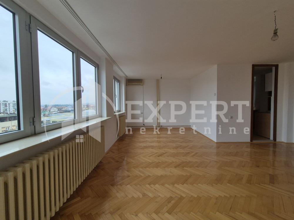 Slika 2 - Cara Dušana, Četvorosoban stan za izdavanje, 95m2, 600€