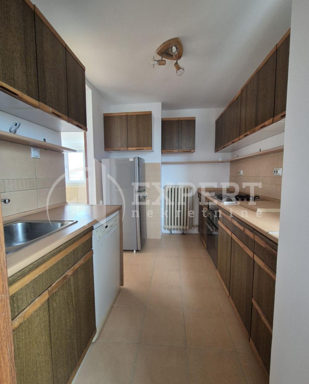 Slika 5 - Cara Dušana, Četvorosoban stan za izdavanje, 95m2, 600€