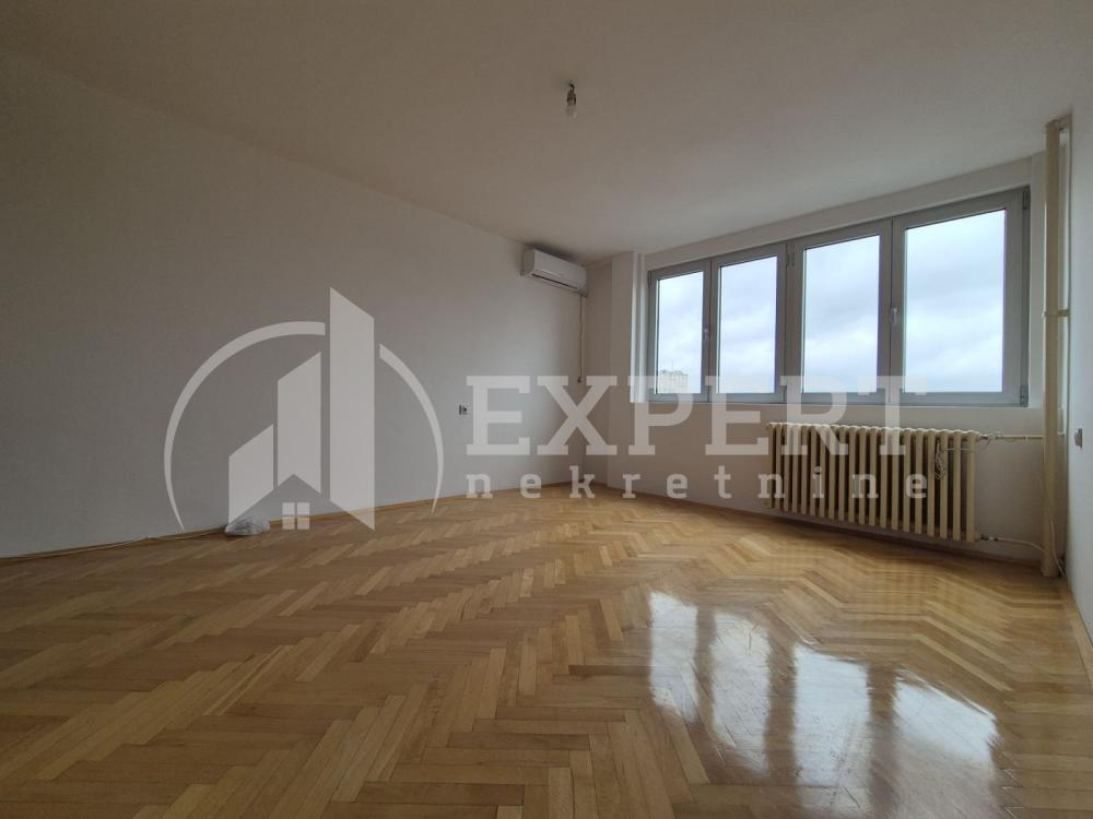 Slika 11 - Cara Dušana, Četvorosoban stan za izdavanje, 95m2, 600€