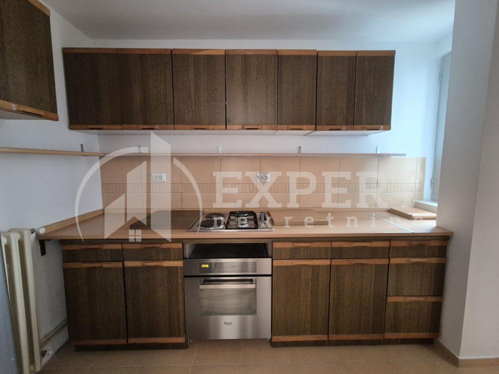 Slika 3 - Cara Dušana, Četvorosoban stan za izdavanje, 95m2, 600€