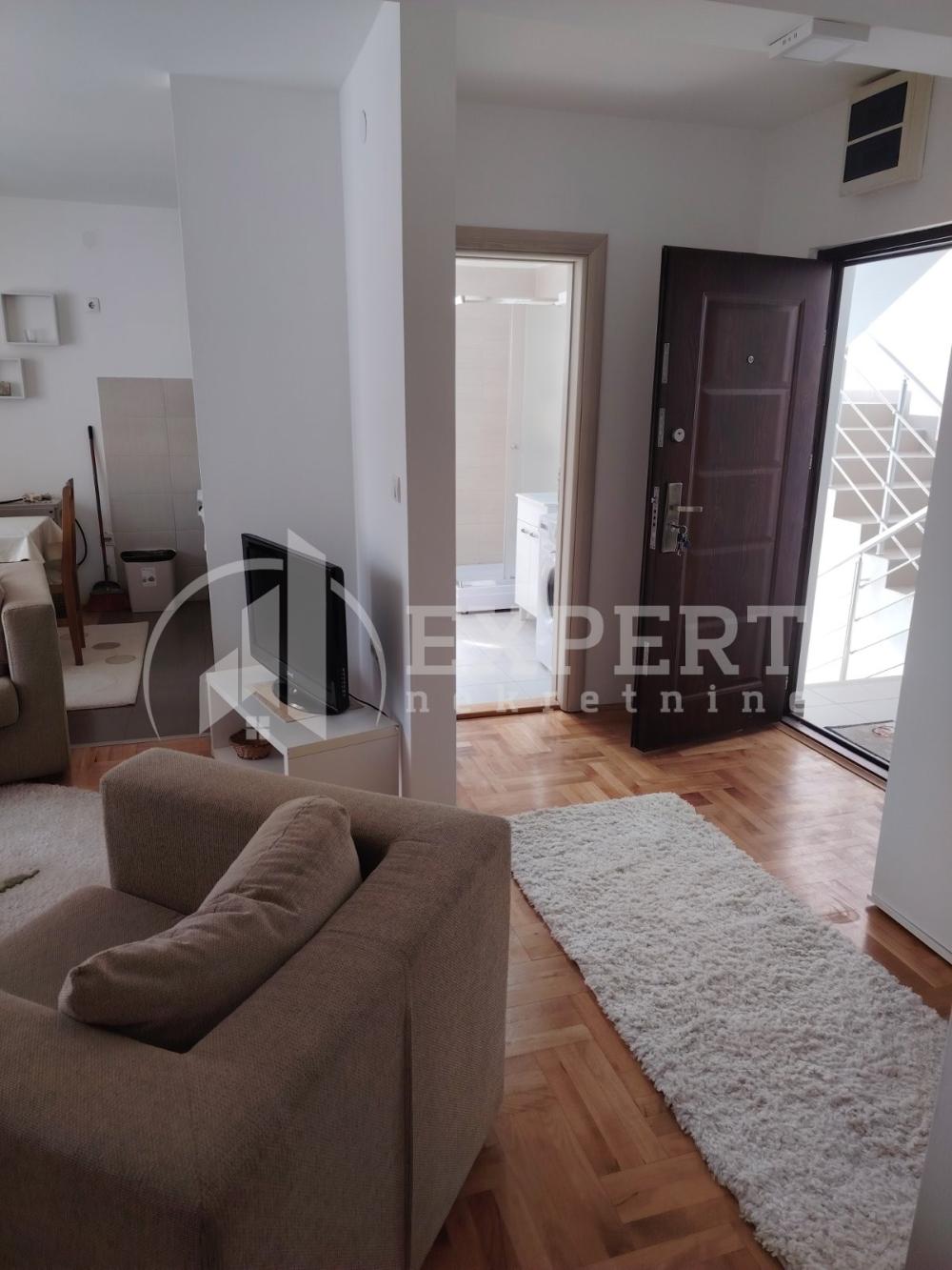 Slika 1 - 21. maja, Dvoiposoban stan za izdavanje, 55m2, 450€