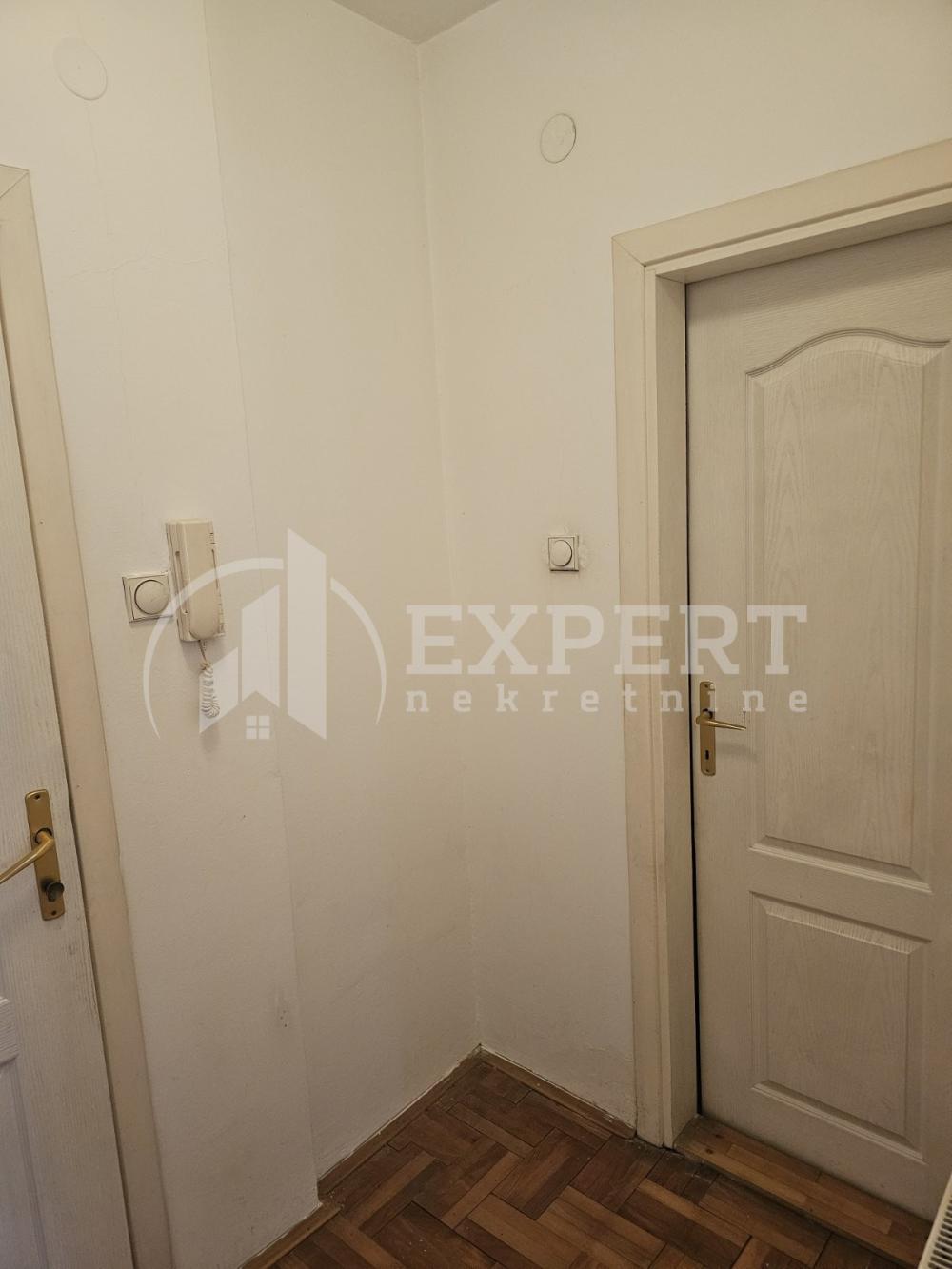 Slika 11 - Kneza Mihaila Obrenovića, Dvosoban stan na prodaju, 60m2, 100.000€