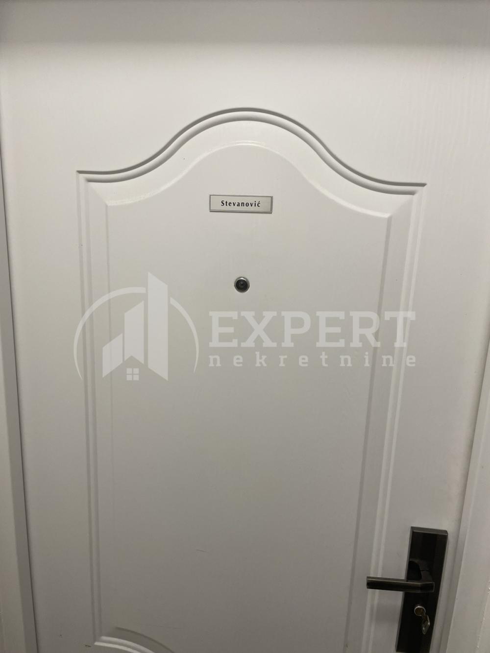 Slika 8 - Zelengorska, Jednoiposoban stan za izdavanje, 45m2, 300€