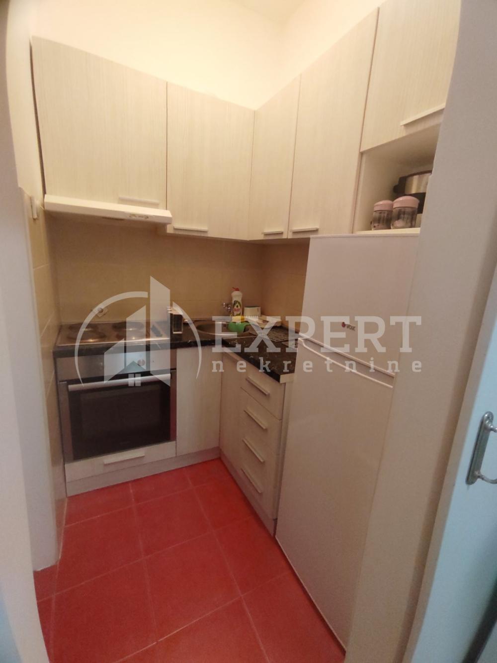 Slika 2 - Obrenovićeva, Jednosoban stan za izdavanje, 41m2, 350€