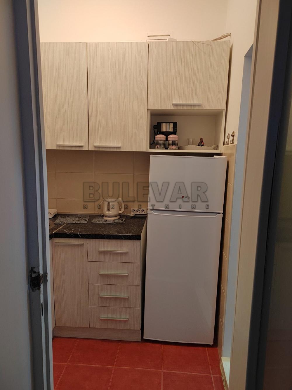 Slika 3 - Obrenovićeva, Jednosoban stan za izdavanje, 41m2, 350€