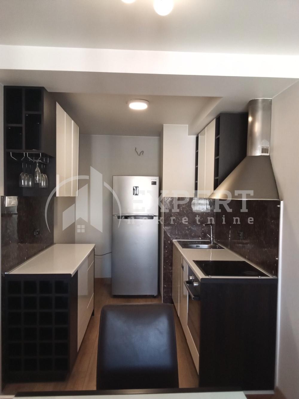 Slika 5 - Bulevar Nemanjića, Trosoban stan za izdavanje, 73m2, 500€