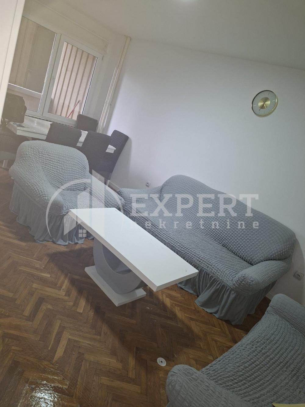 Glavna slika -Trg 14. oktobra, Troiposoban stan za izdavanje, 89m2, 600€