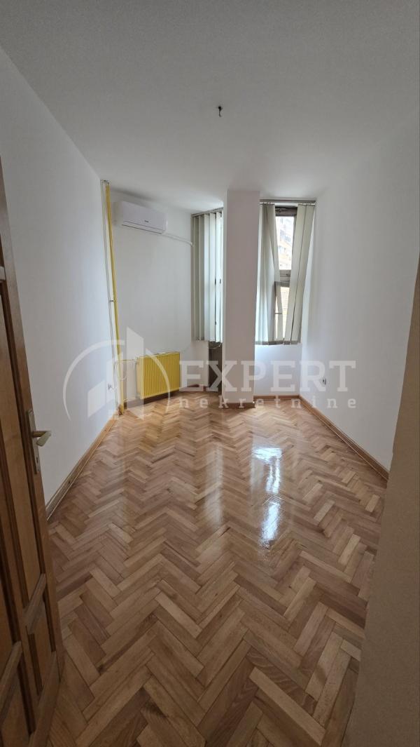 Slika 6 - Mije Petrovića, Četvorosoban stan za izdavanje, 122m2, 1.000€