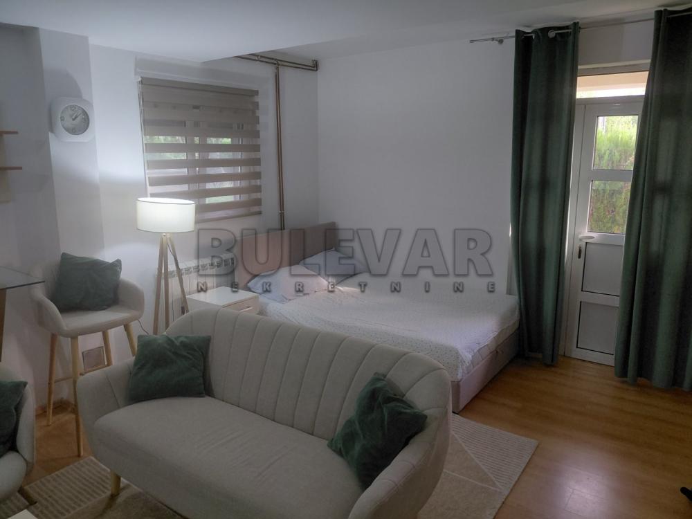 Slika 1 - Momčila Mitića, Jednosoban stan za izdavanje, 40m2, 300€