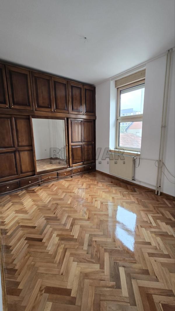 Slika 7 - Mije Petrovića, Četvorosoban stan za izdavanje, 122m2, 1.000€