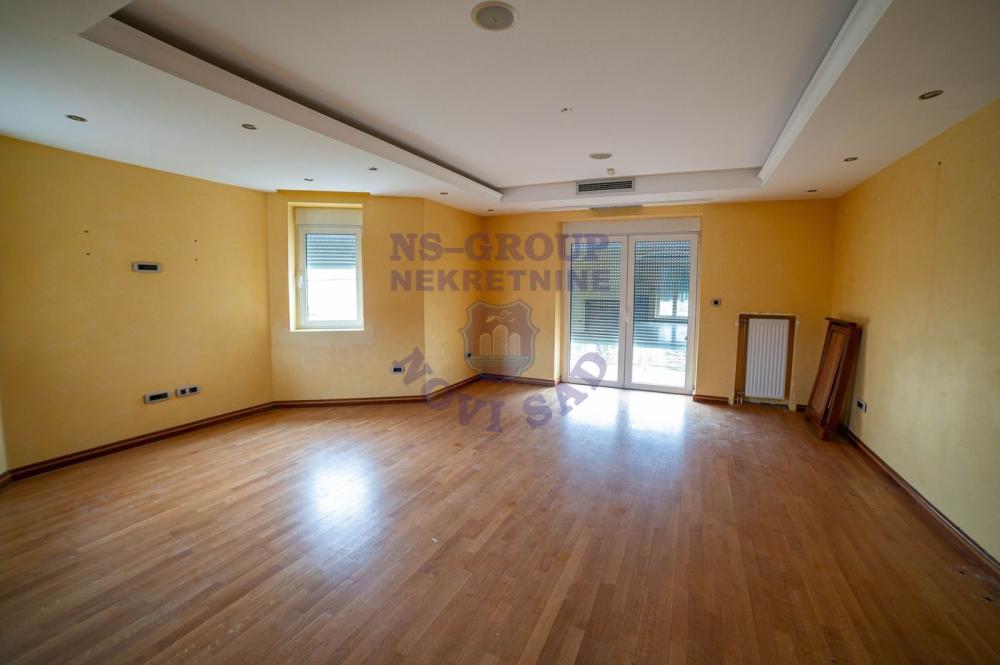 Slika 2 -  Kuća na prodaju, 745m2, 1.029.100€