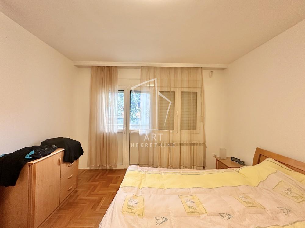 Slika 8 - Siva Stena,  Kuća na prodaju, 235m2, 480.000€