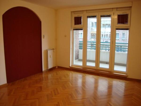 Glavna slika -Bulevar Arsenija Čarnojevića, Trosoban stan za izdavanje, 92m2, 1.000€