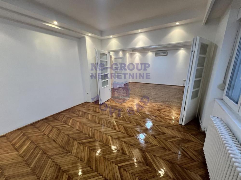 Slika 1 -  Kuća na prodaju, 600m2, 2.369.000€