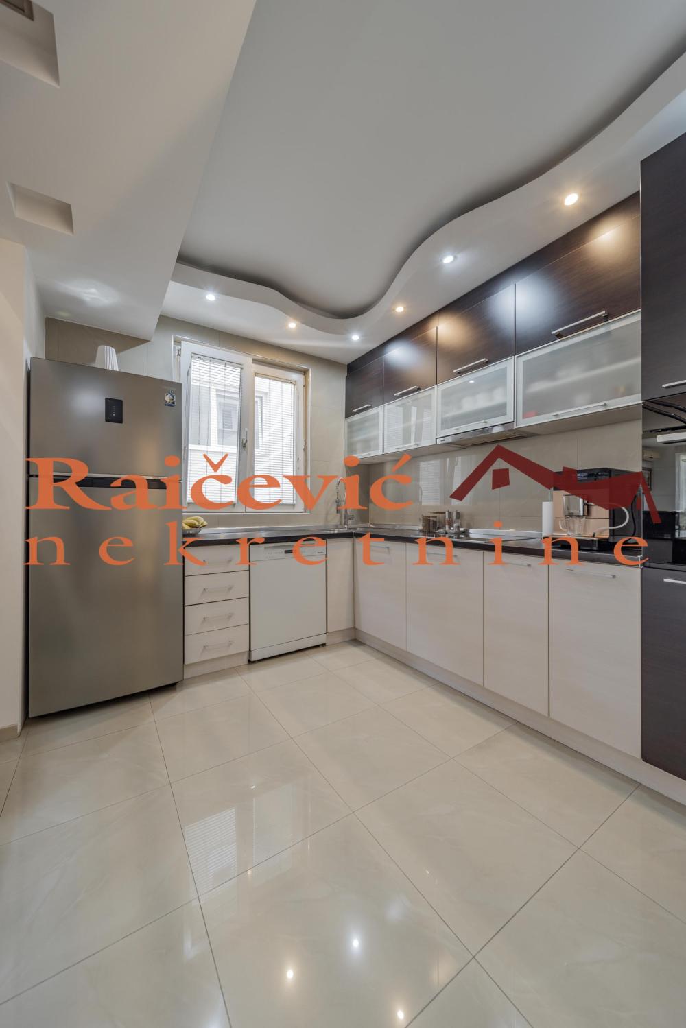 Slika 7 - Radoja Domanovica, Četvorosoban stan na prodaju, 112m2, 465.000€