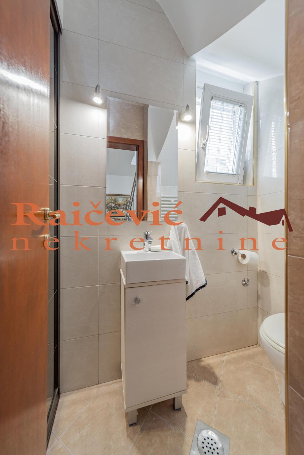 Slika 8 - Radoja Domanovica, Četvorosoban stan na prodaju, 112m2, 465.000€