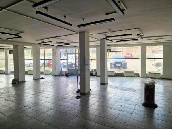 Slika 2 - Mirijevski bulevar,  Lokal za izdavanje, 243m2, 2.430€