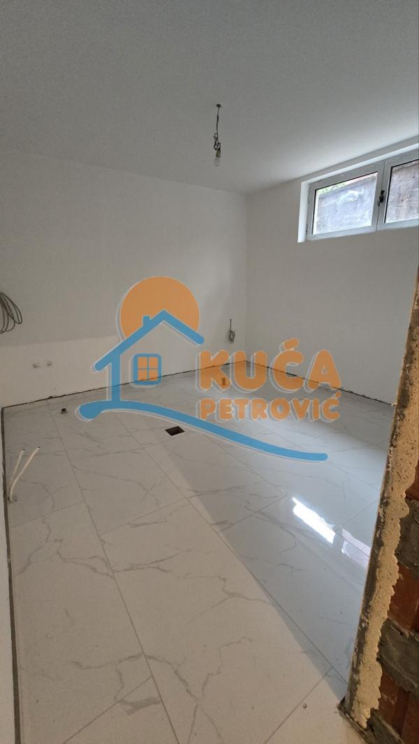 Slika 10 - Bubanjskih heroja,  Lokal za izdavanje, 600m2, 4.800€