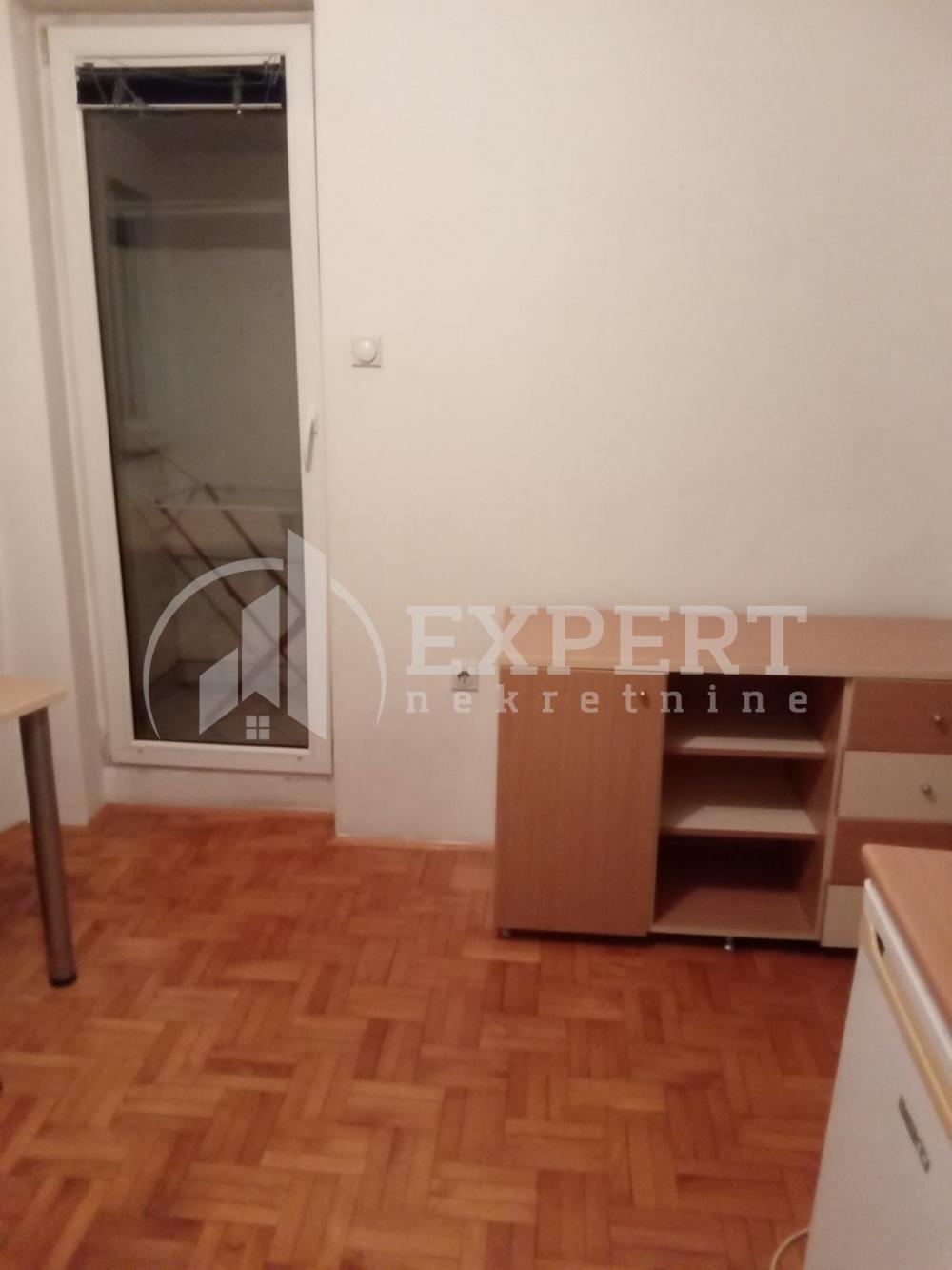 Slika 4 - 9. brigade prilaz,  Stan za izdavanje, 20m2, 220€