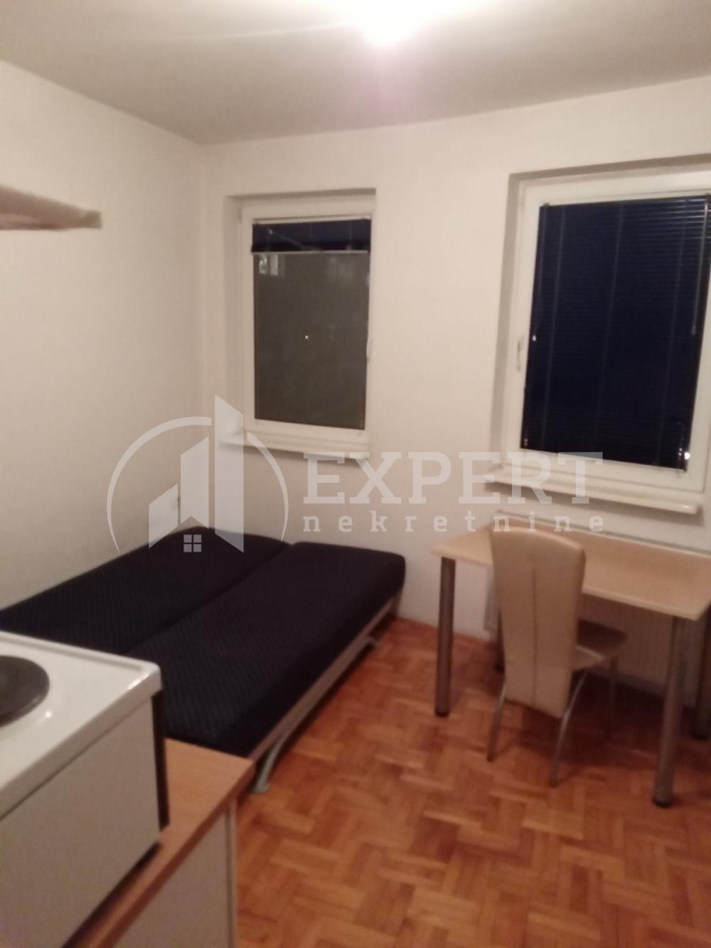 Slika 1 - 9. brigade prilaz,  Stan za izdavanje, 20m2, 220€