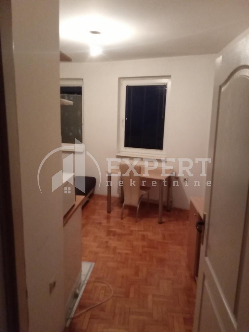 Slika 3 - 9. brigade prilaz,  Stan za izdavanje, 20m2, 220€