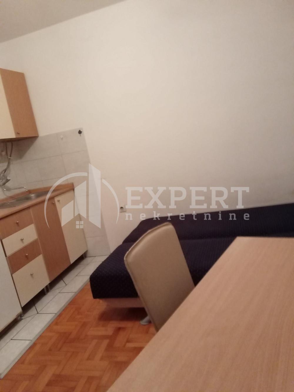 Slika 2 - 9. brigade prilaz,  Stan za izdavanje, 20m2, 220€