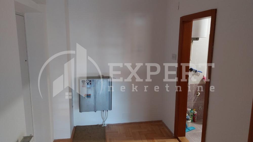 Slika 2 - Cara Dušana, Jednoiposoban stan za izdavanje, 36m2, 250€