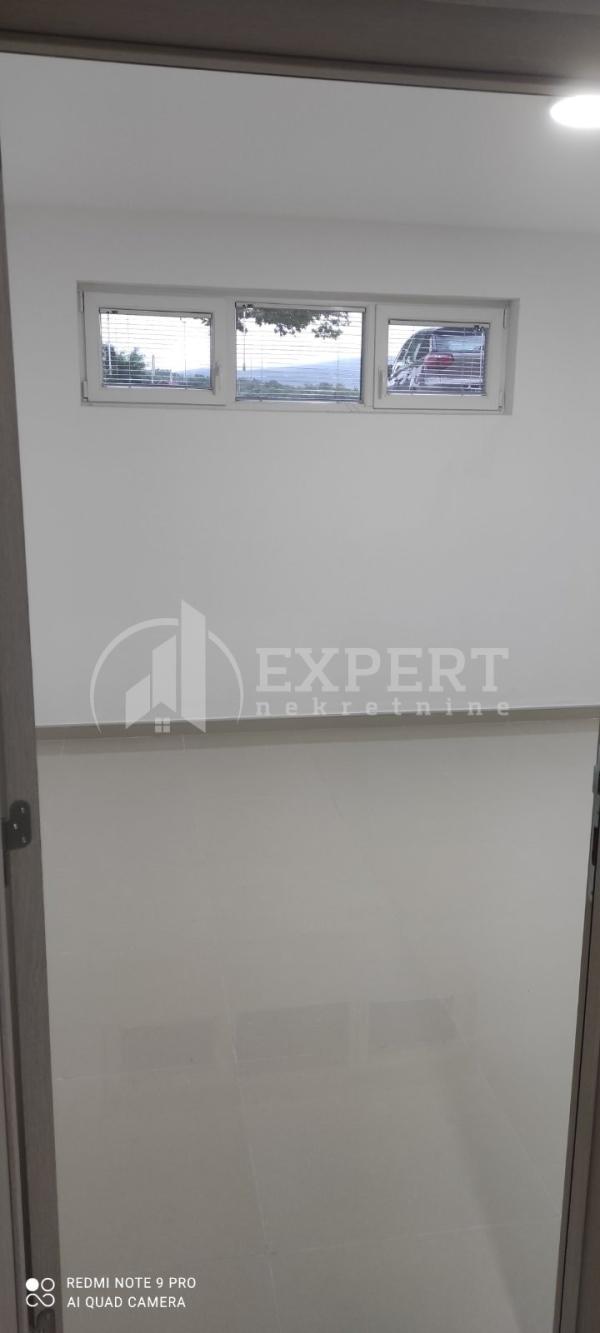 Slika 1 - Janisa Janulisa,  Lokal za izdavanje, 45m2, 300€