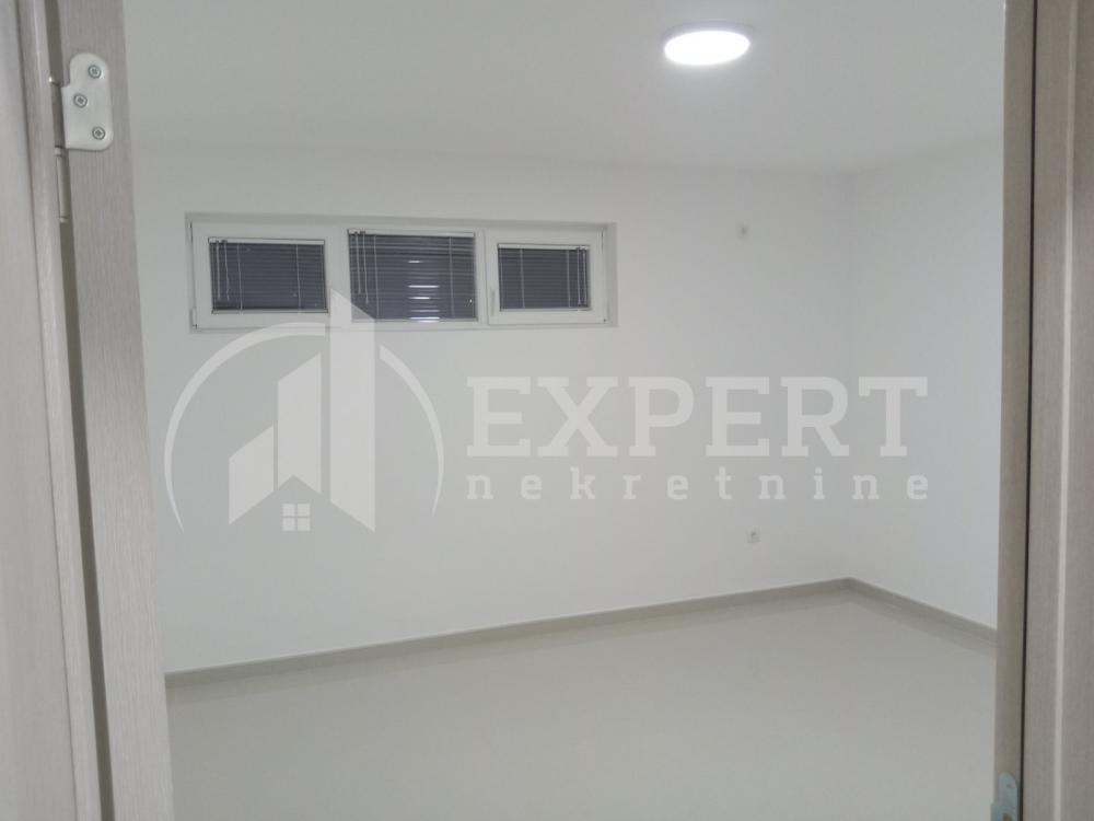 Slika 2 - Janisa Janulisa,  Lokal za izdavanje, 45m2, 300€