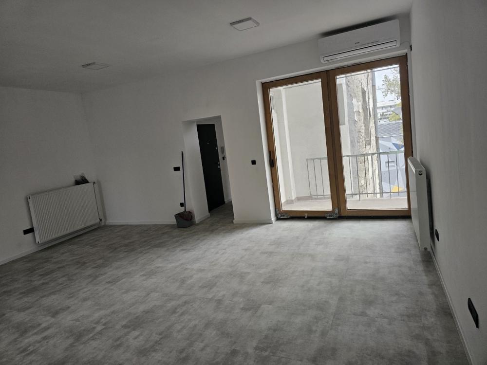Slika 2 - Bulevar Kralja Aleksandra,  Lokal za izdavanje, 120m2, 2.000€