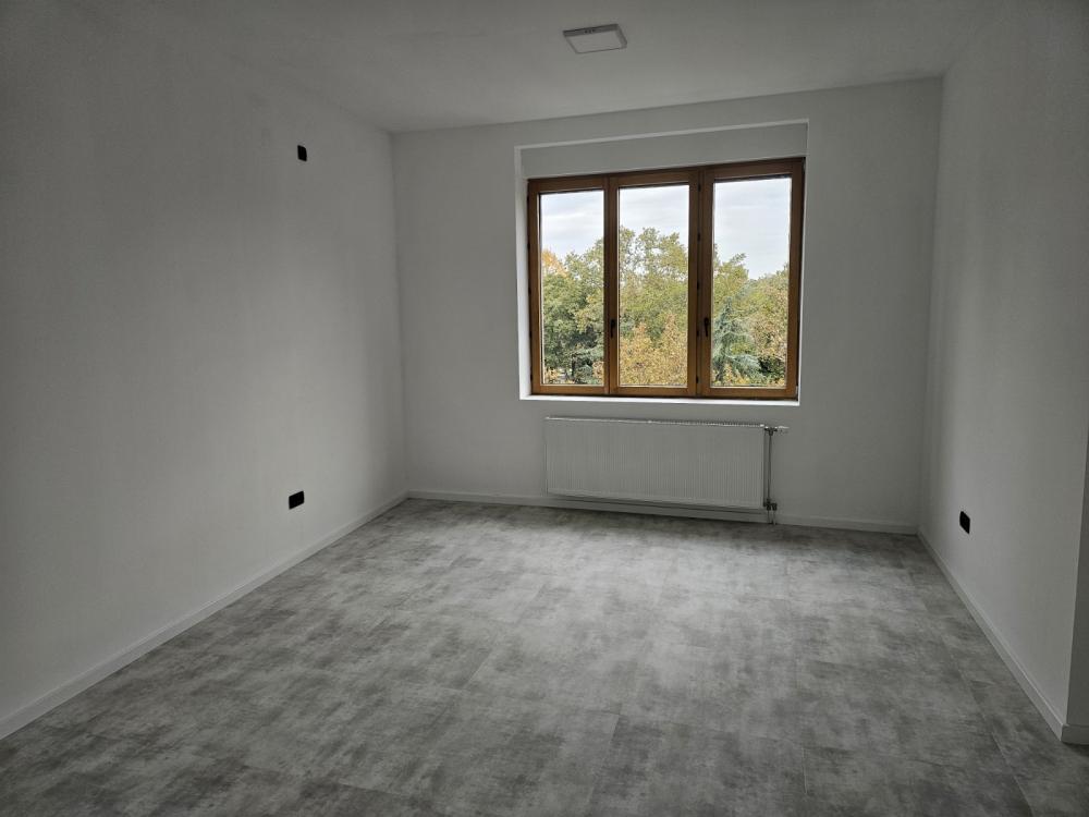 Slika 5 - Bulevar Kralja Aleksandra,  Lokal za izdavanje, 120m2, 2.000€