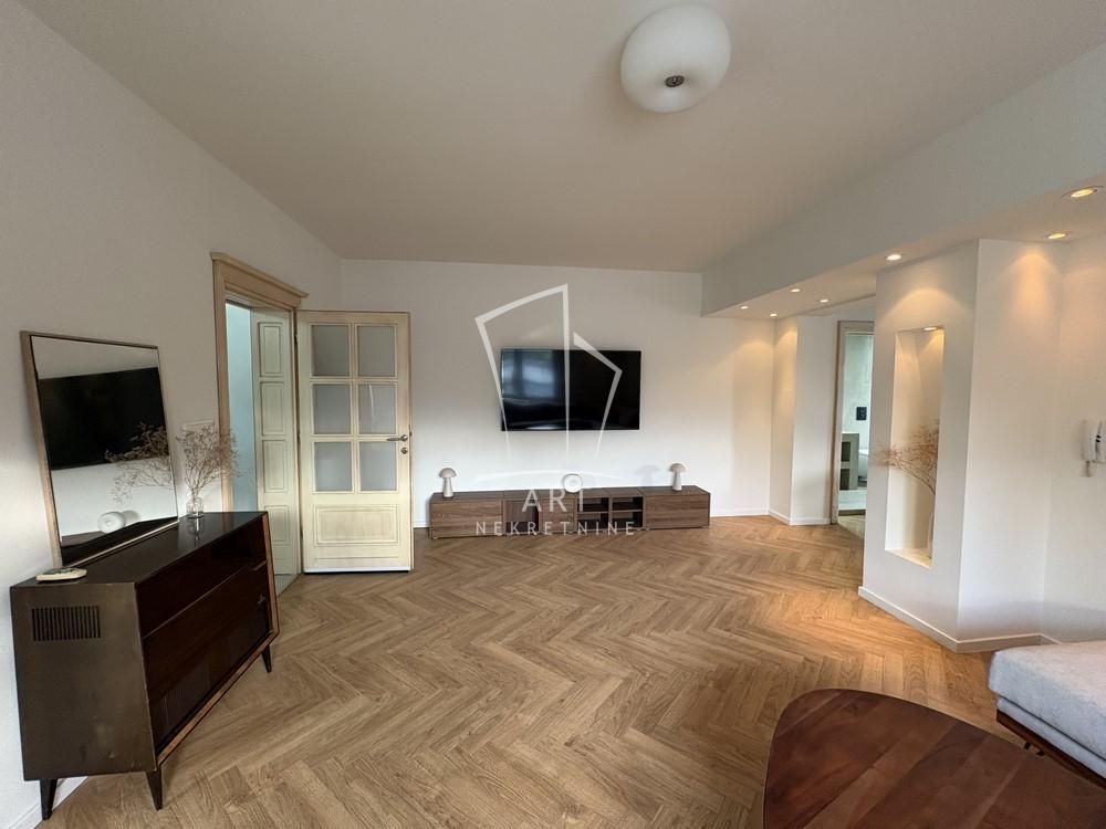 Slika 1 - Stolačka, Četvorosoban stan za izdavanje, 130m2, 2.200€