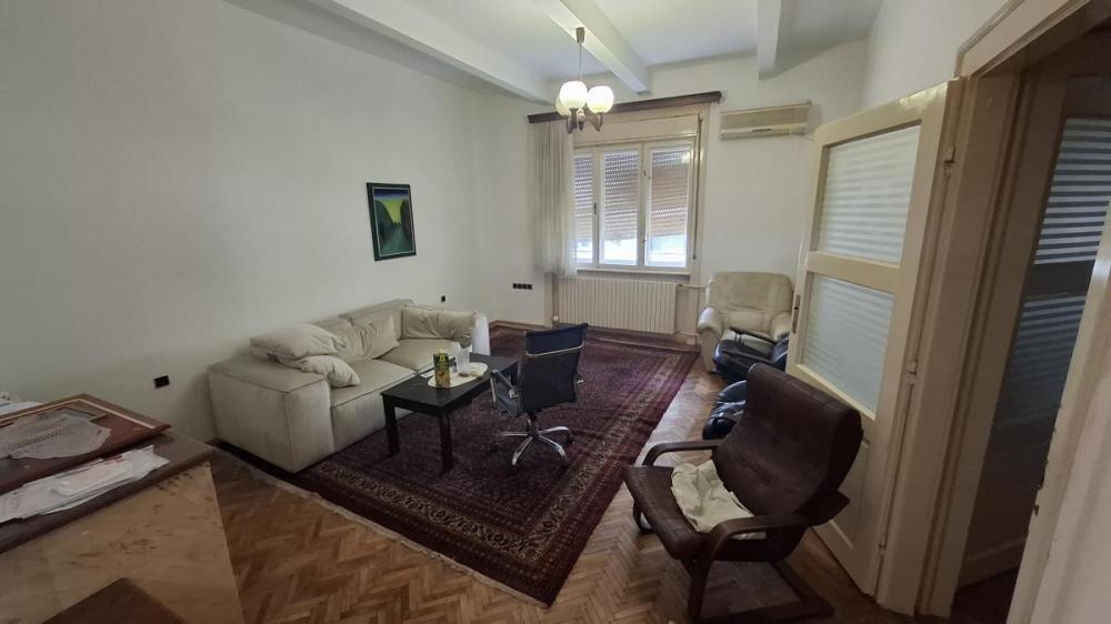 Glavna slika -Dvosoban stan za izdavanje, 66m2, 400€