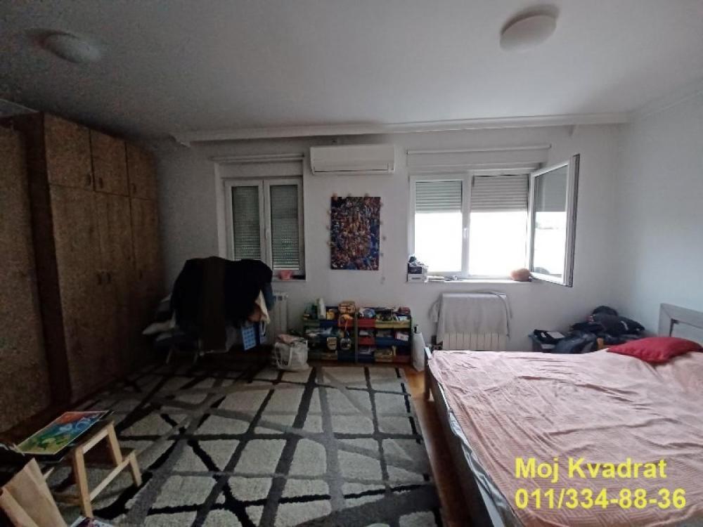 Glavna slika -Četvoroiposoban stan na prodaju, 108m2, 280.000€