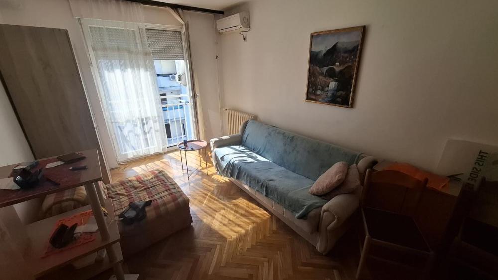 Glavna slika -Jednoiposoban stan za izdavanje, 36m2, 350€