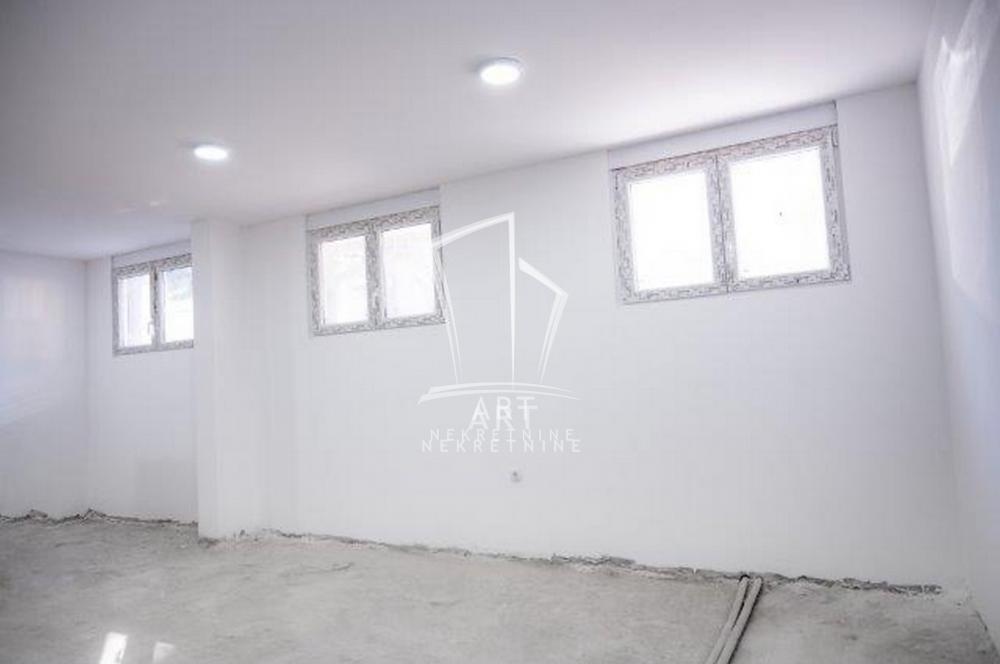 Slika 3 - Duvanjska,  Lokal za izdavanje, 132m2, 1.200€